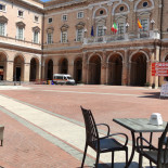 Café De La Paix