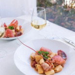 Rocca D'a Mare Comida
