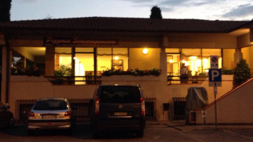 Pizzeria Scacciapensieri Di Massimo Maiorano food