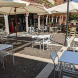 Gigo Cafe' Innen