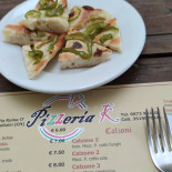 Mondo Pizza food