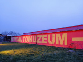 Retroautomuzeum outside