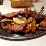 Toni Biseo Nourriture