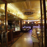 Caffè Commercio À l'intérieur