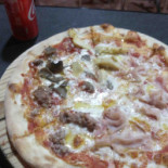 Speedy Pizza food