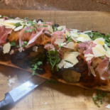 Pizzeria I Cavalieri food