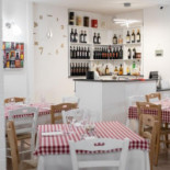 A Cantinella Nourriture