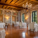 Il Vico Della Torretta inside