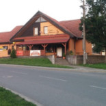 Café Holzer outside