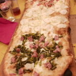 Estro Pizza Lab food