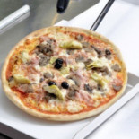 Pizzeria Focacceria Mariolino food