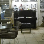 Nicola's Caffe Extérieur