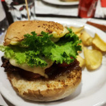 Ivy's Burger food