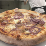 Pizzeria The Dorian Gray food