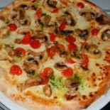 Pizza Island food