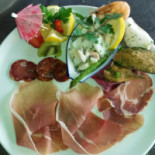Pino Loricato Comida