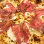 Pizzeria Vesuvio food