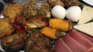 Paesani Pizzeria food