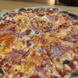 Pizzeria 103 We Tip food