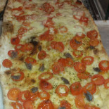A Tutta Pizza food