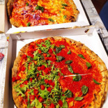 Amo La Pizza Di Andrea Dentro