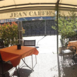 Jean Caffe À l'intérieur