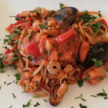 La Vela Risto Comida