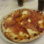 La Lira food