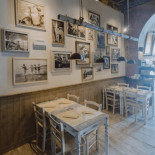 Pizzeria Spaccanapoli Dentro