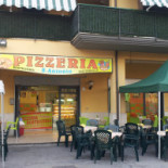 Pizzeria Rosticceria S. Antonio inside