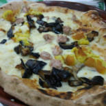 Pizzeria La Bruna food