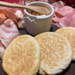 Ostaria Daste' food