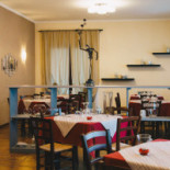 La Tavola Di Bond food