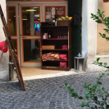 Italia Fish Service Exterior