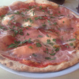 Ara Mellis Comida