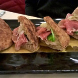 Pizzeria Vesuvio food