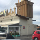 Big Ben Cafe Dentro