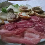 La Grotta food