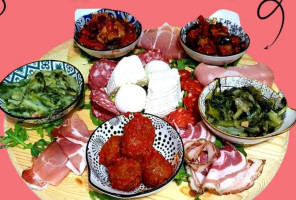 Un Cuore Di Pizza food