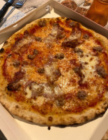 Pizzalonga Away food