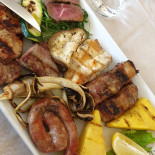 Pizzeria La Perla food