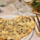 Pizzeria Caravelle food