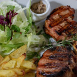 Baba Pub Pizzeria Steakhouse Nourriture