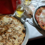 Gallo Rosso 2 Comida