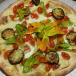 Tutto Pizza food