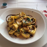 Divin Leone food