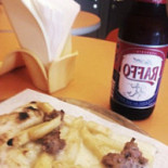 Poldo's Pizza food