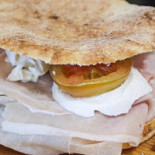 Luca's Caffe Comida