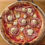 Il Vicoletto Pizzeria Napoletana food