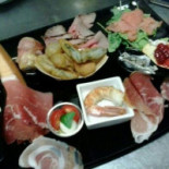 Ara Mellis Comida